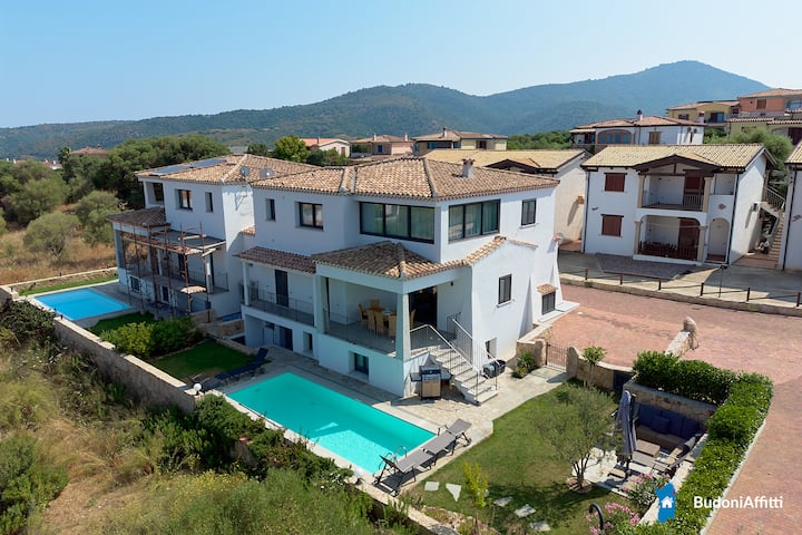 Villa Piscina Vista Mare 12 Posti Budoniaffitti - Budoni