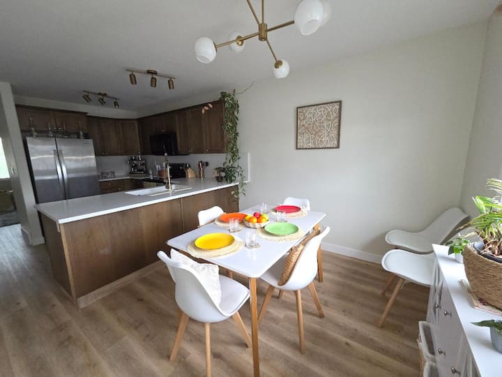 The Ultimate Lake Getaway Awaits! - Sylvan Lake, AB