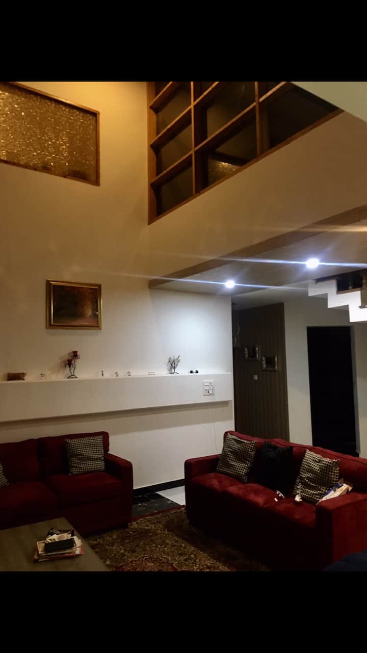 Corte De Paradise
4 Bedroom Villa Near To Airport - Srinagar