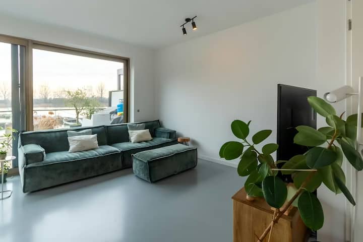Waterfront Villa W. Terrace, Private Gym & Parking - Amsterdã