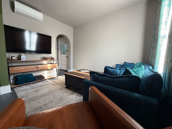 Downtown Hermann Suite | At Lionheart Distillery - Hermann, MO