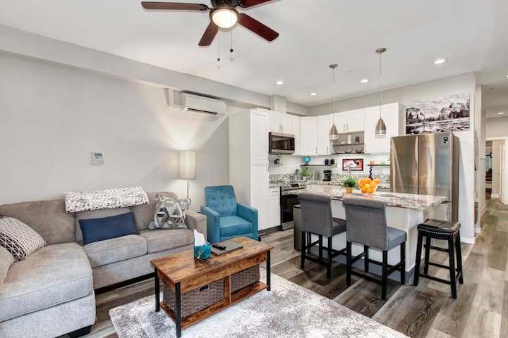 Hip 3 - 1 Bedroom Apt | Central Midtown Location - Sacramento, CA