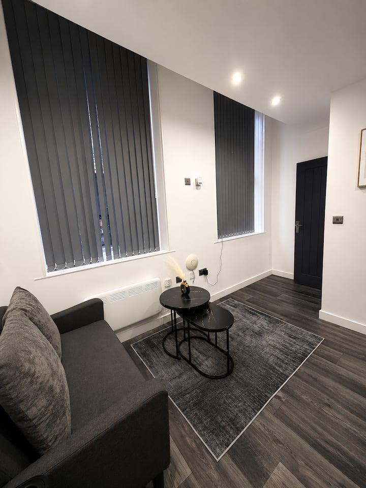 1 Bedroom Luxury Serviced Flat, Bd1 Picadilly - Bradford