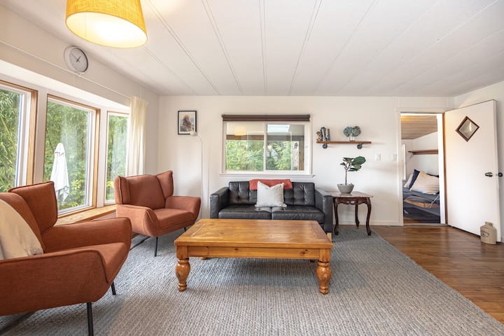 Lavender Lodge - Roberts Creek