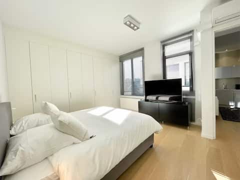 Top Airbnb: New - Grand Place - Bright Studio with a view in Quartier Du Centre Centrumwijk