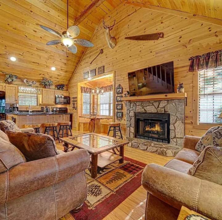 Bear Bottoms Cabin, Young Harris, Ga - Young Harris, GA