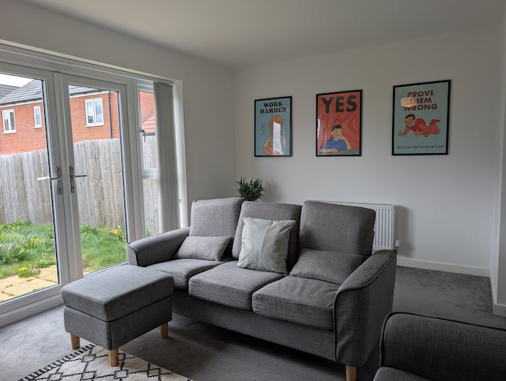 Sparrowhawk House By Headway Property - Northampton