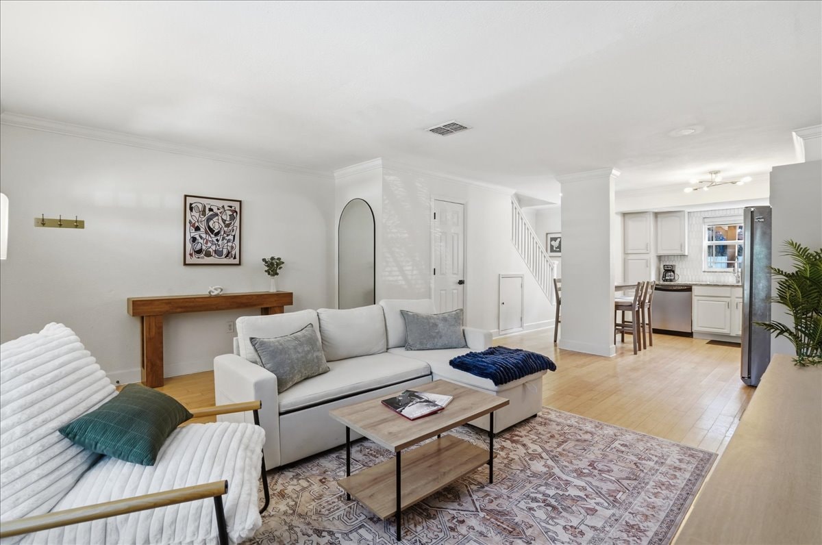 Top Airbnb: Stylish Townhouse | Walk to SoHo + Backyard in Palma Ceia Pines