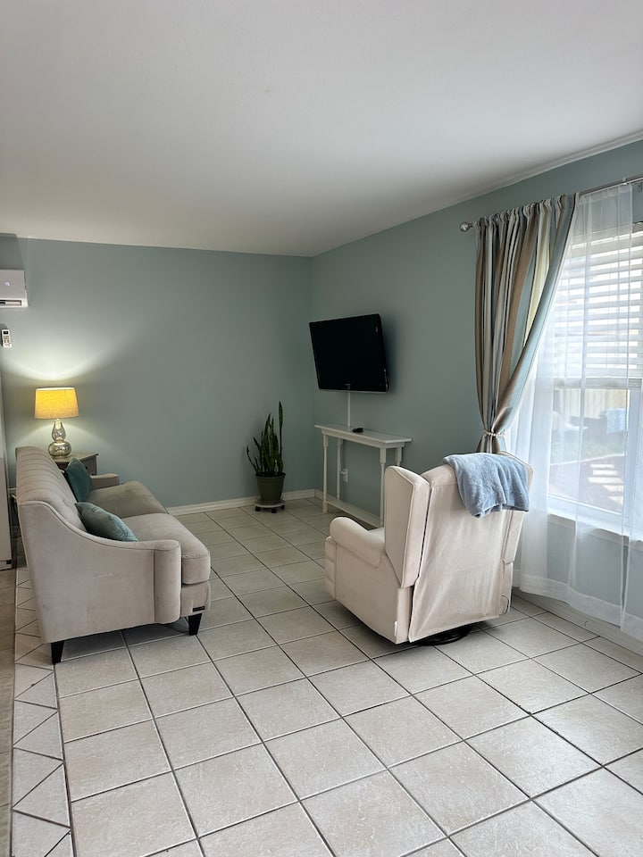 Private Pool Guest House • 8 Min To Beach - Navarre, FL
