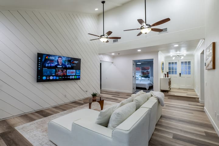 Modern Comfort Stay W/3 King Beds Open Layout - Lake Forest, CA