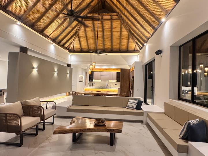Madremonte Oasis: Piscina, Jacuzzi, Fogata Y Bbq - Anapoima