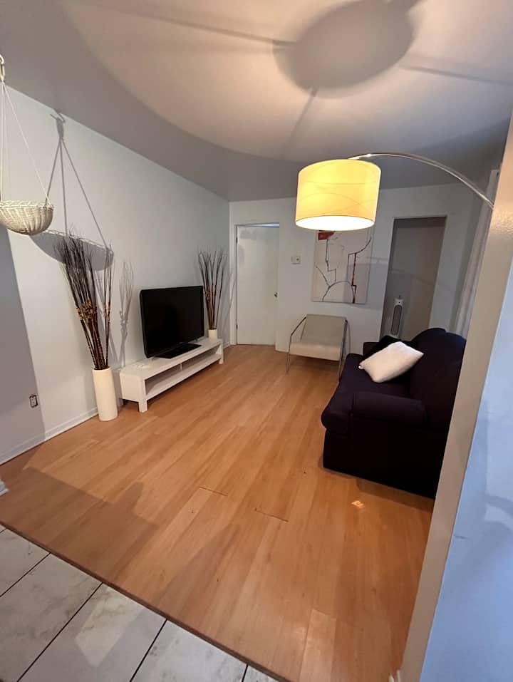 Séjour Confortable à Laval | Près De Montréal - Place Bell