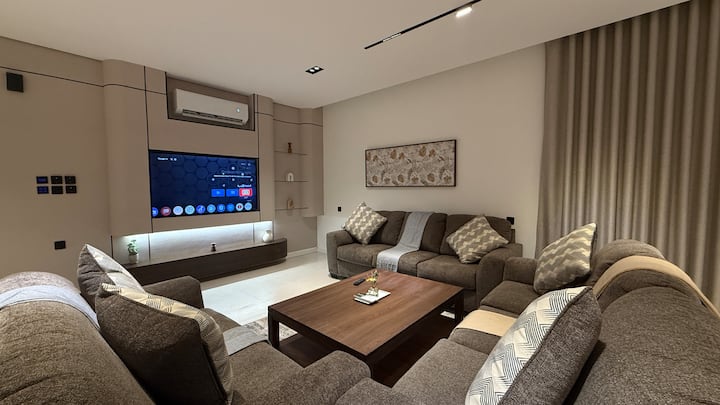 Modern apartment next to Al Rashed Mall | B4