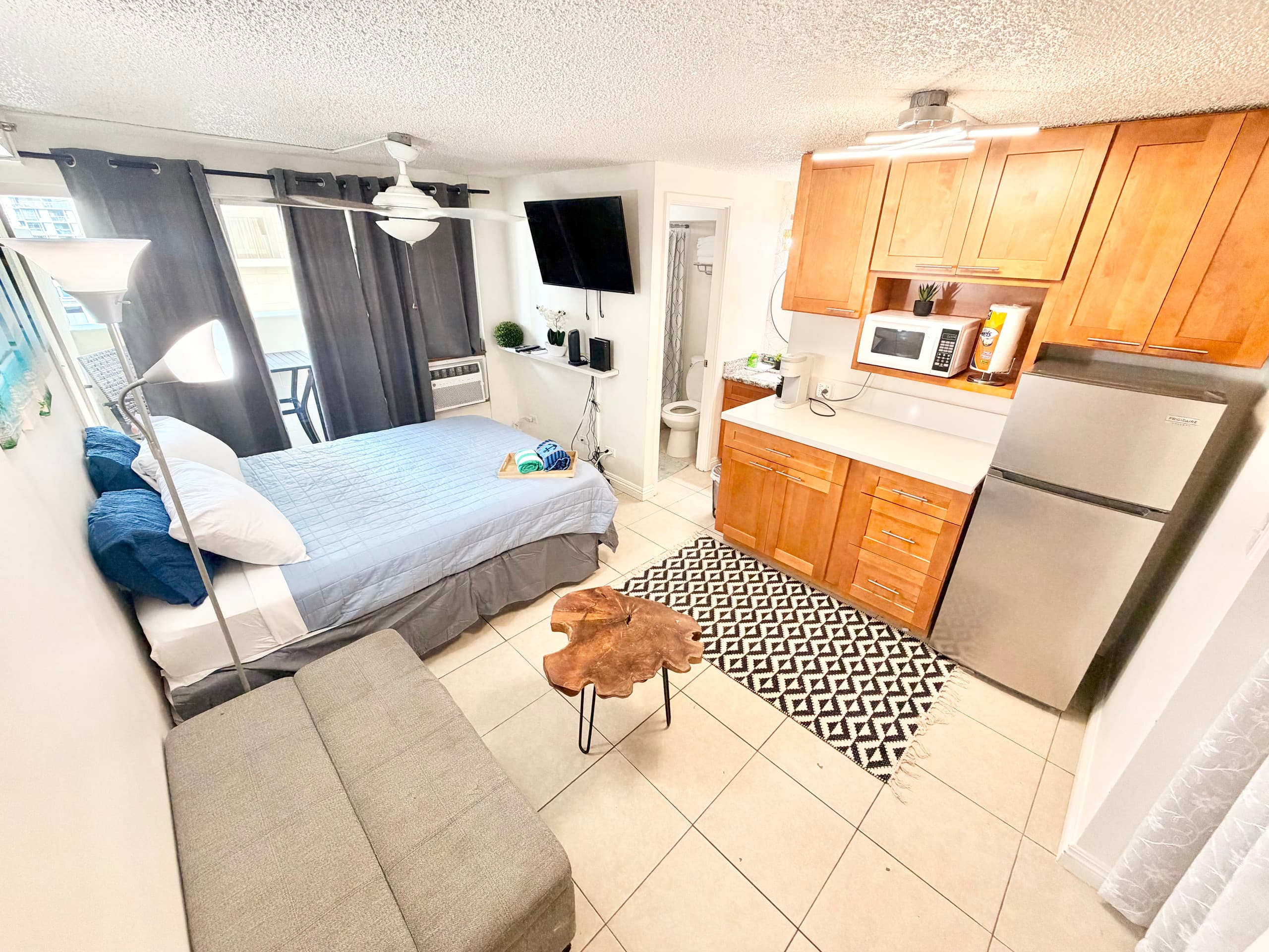 707A Upgraded condo in Paradise, Waikiki Beach. - Image 1