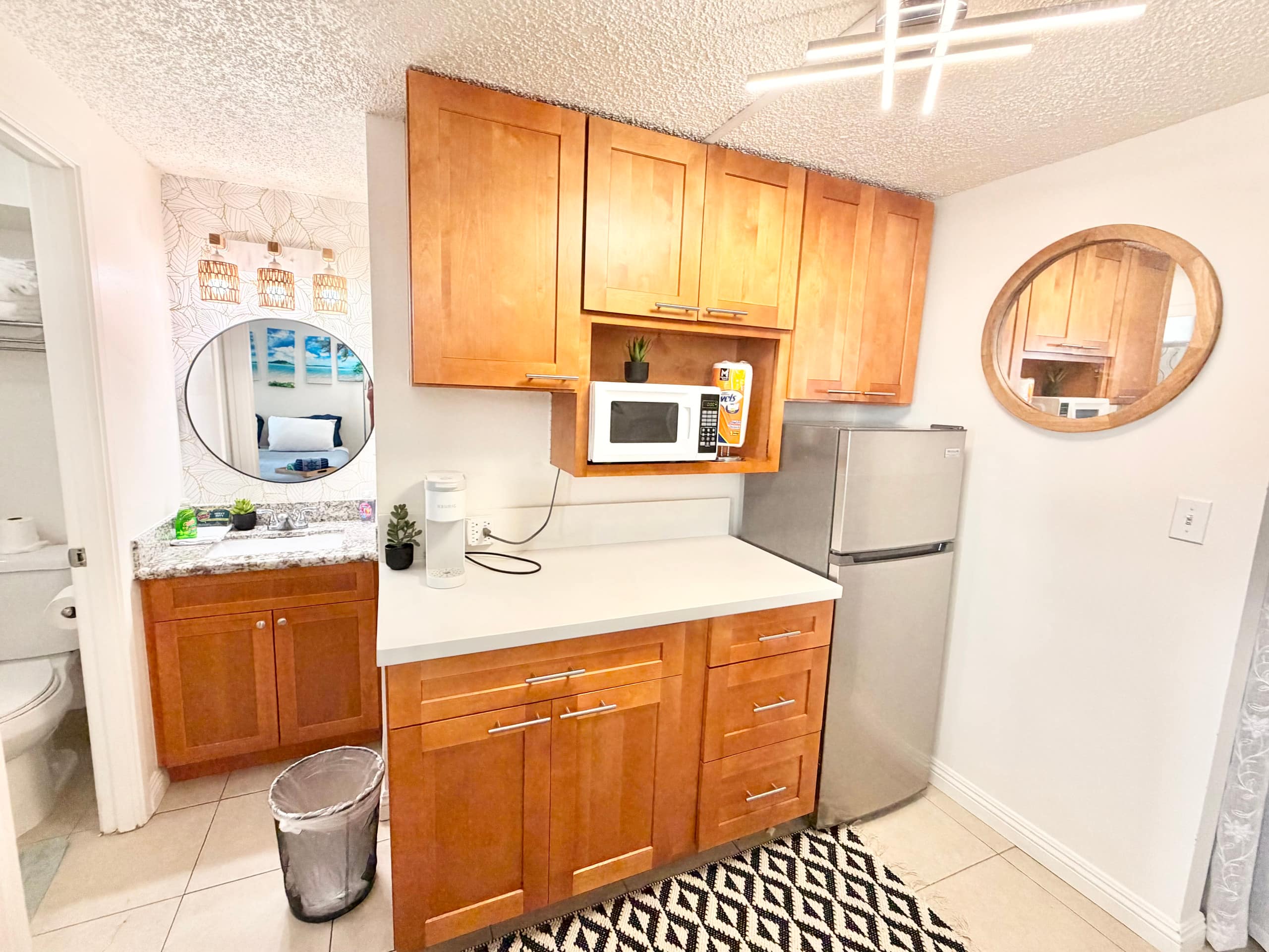 707A Upgraded condo in Paradise, Waikiki Beach. - Image 3