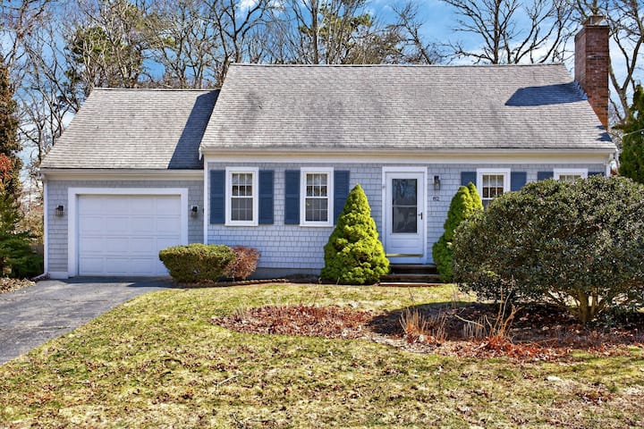 Cozy Retreat ⑤ Mins From Craigville W/ac & Firepit - Barnstable, MA
