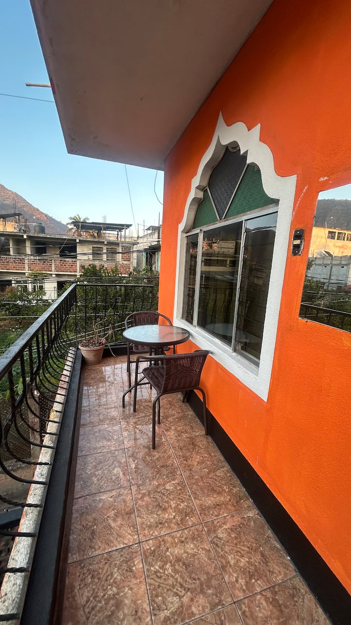 Слика 1 од „Хотел Tzutujil (Соба 9)“