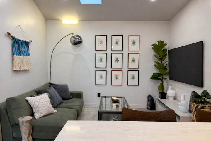 Westchester Modern Suite | Luxury Amenities - Inglewood, CA