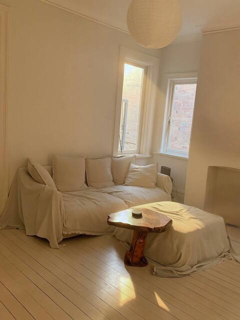 Top performing Airbnb: Bondi Beachside Retreat in Bondi Beach
