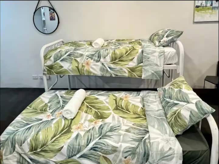 Free Parking & Chic Apt In The Heart Of Chinatown - Kensington