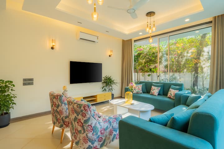 Living room image 2