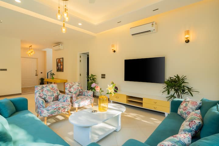 Living room image 5
