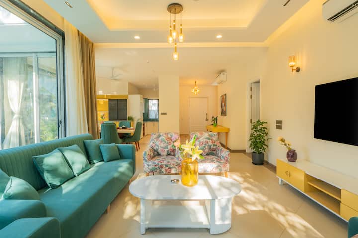 Living room image 6