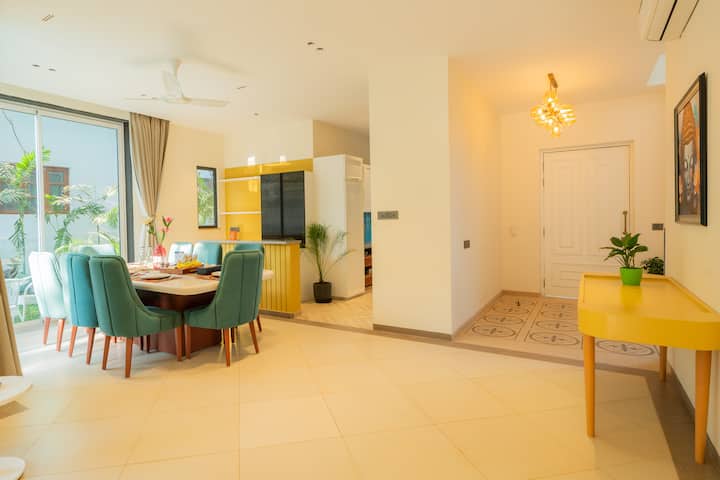 Living room image 8