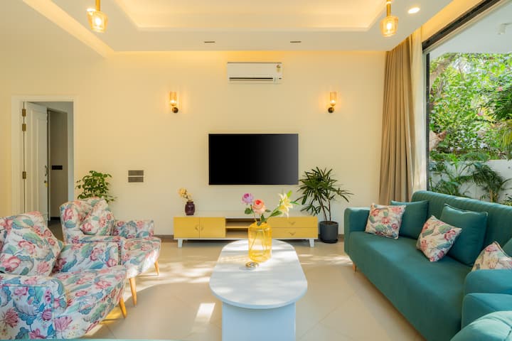 Living room image 3