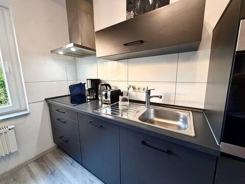 Popular Airbnb listing: for 4 • City apartment • Trade fair grounds • University hospital in Ostviertel