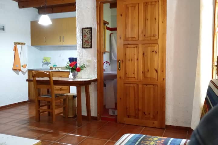1-bed Seaside Cottage - Sleeps 2 - Paleóchora