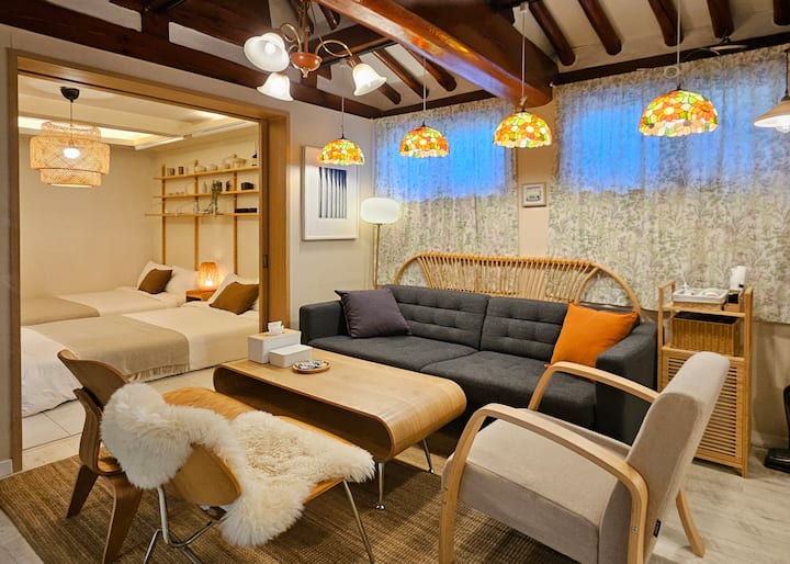 Entire Hanok · Courtyard · Hyehwa · Palace Area - Seoul
