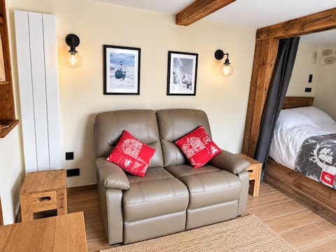Top Airbnb: Alpine Studio Easy Access to Paradiski in Landry