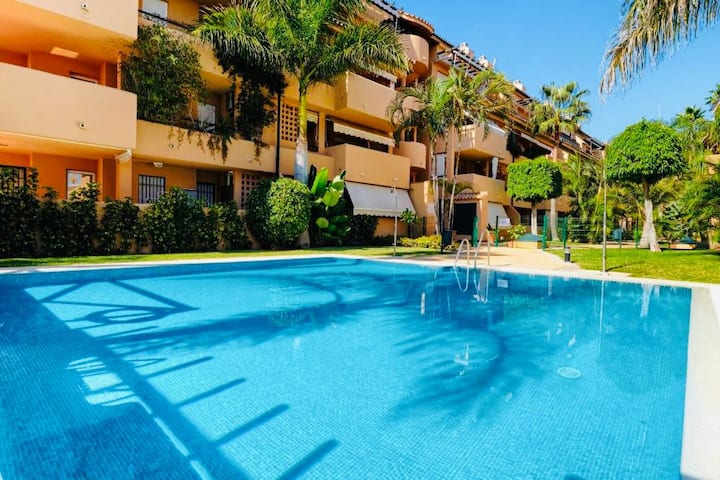 Terraza + Piscina + Garaje A Pie De Playa Alicate - Marbella