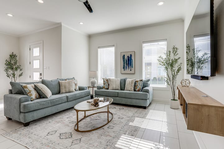 Modern 3br Retreat - Near Bluebonnet & Hospitals - Baton Rouge, LA