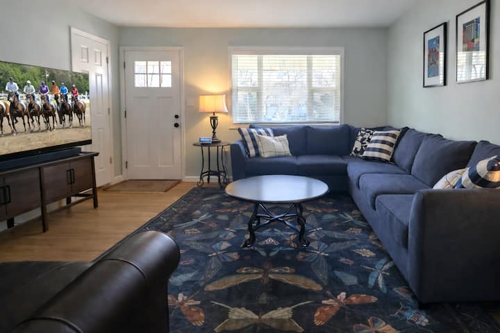 Quiet Saratoga 3 Br Home With Grill And Fire Pit - Saratoga Springs, NY