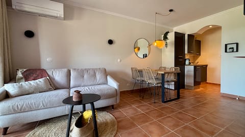 Popular Airbnb listing: Apartment on the Pont Royal Golf Course in Provence in Mallemort