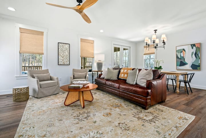 Pine Cove Lake Martin Sleeps 10 - Lakefront - Lake Martin, AL