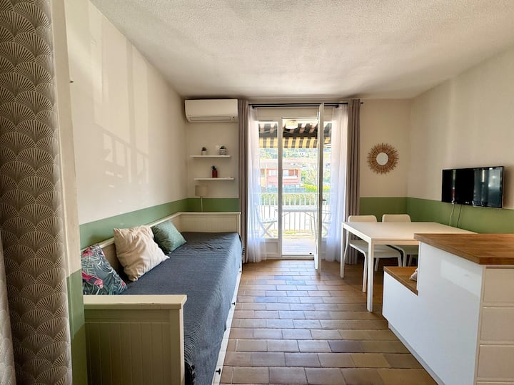 Joli Studio, Proche Plage, Clim, Parking, Balcon - Saint-Cyr-sur-Mer