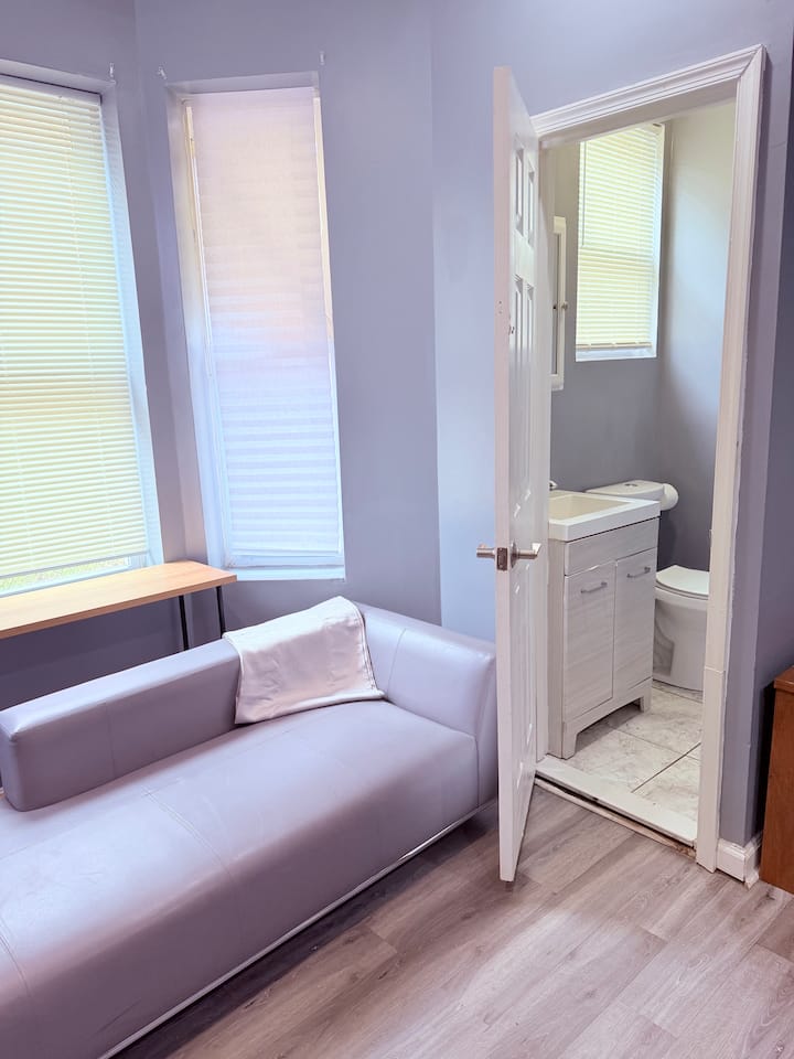 Lovely Family Home - 20 Minutes From Downtown - Baltimore, MD
