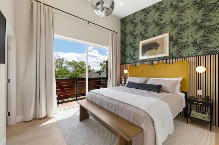 Midtown Reno Gem | Garage + 2 Private Balconies - Reno, NV