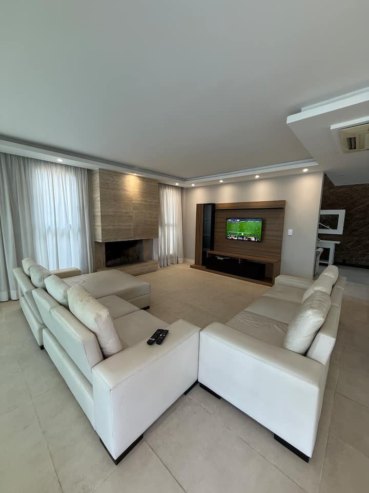 Mansão Com Piscina | 20m Da Praia | Vista Mar - Balneario Camboriú