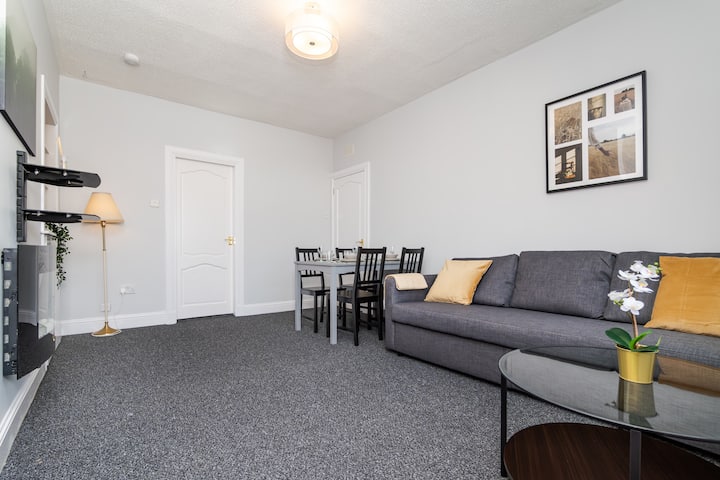 Family-friendly 3br | Parking | Sleeps 6 | Kelvin - Falkirk