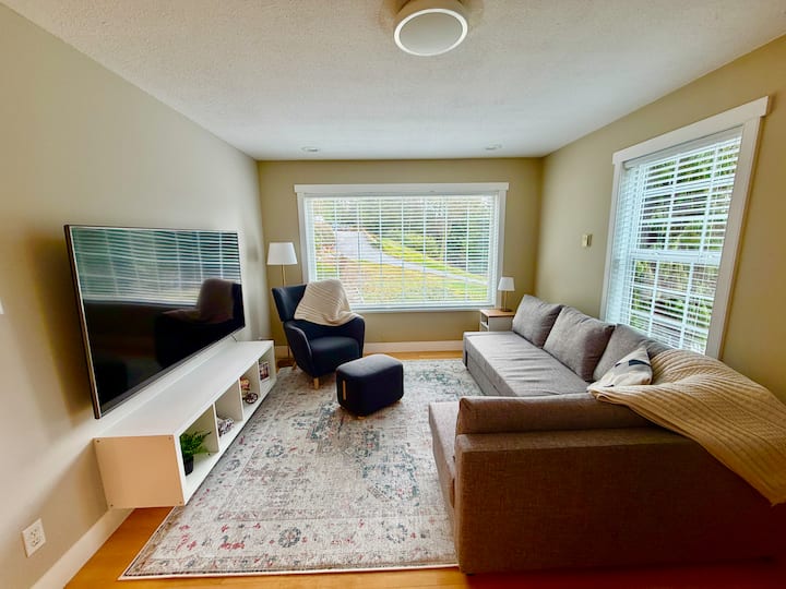 Forest Retreat Suite | Near Lakes, Trails&skytrain - Port Moody