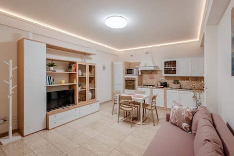 Top Airbnb: Port Haven Suite - 3 min. walk to Cruise Shuttle in Civitavecchia