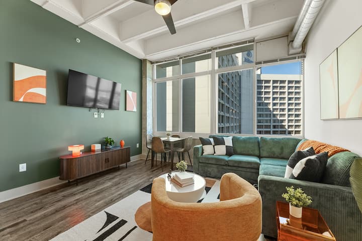 Luxury Atl Loft | Pool |Skyline Views | Altitude - Atlanta, GA