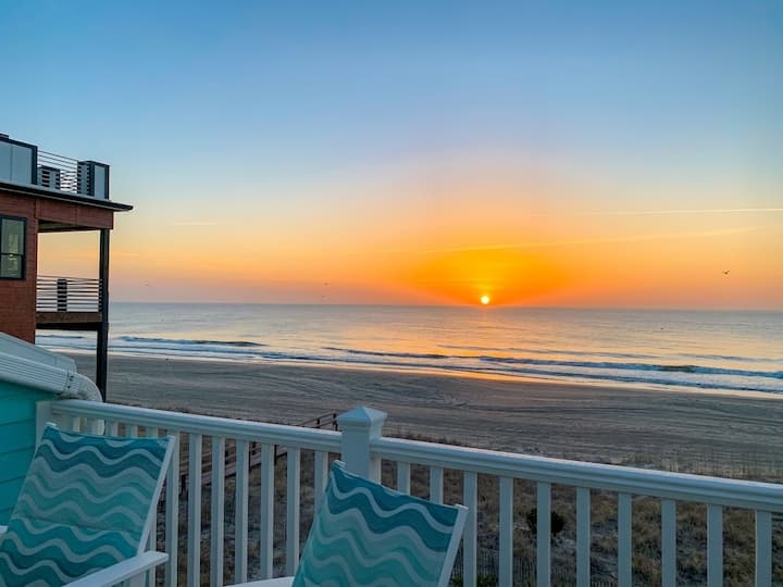 Ocean Front - Pre-stocked Snack Bar, Games, Pool! - Carolina Beach, NC