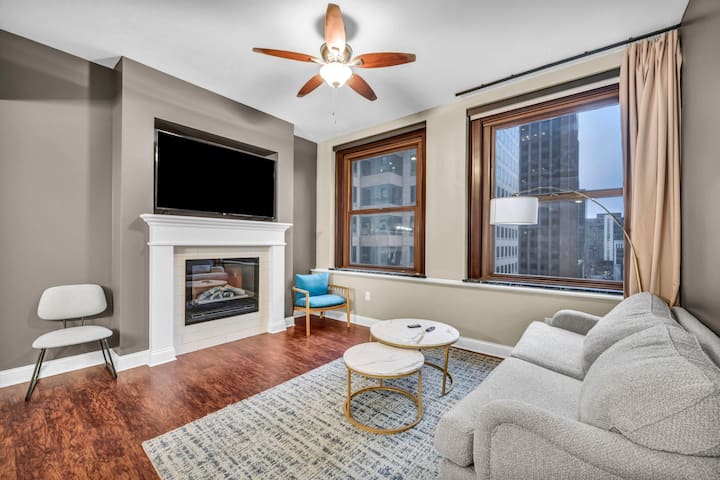 Downtown Condo With Parking, Security & Gym Access - Cleveland, OH