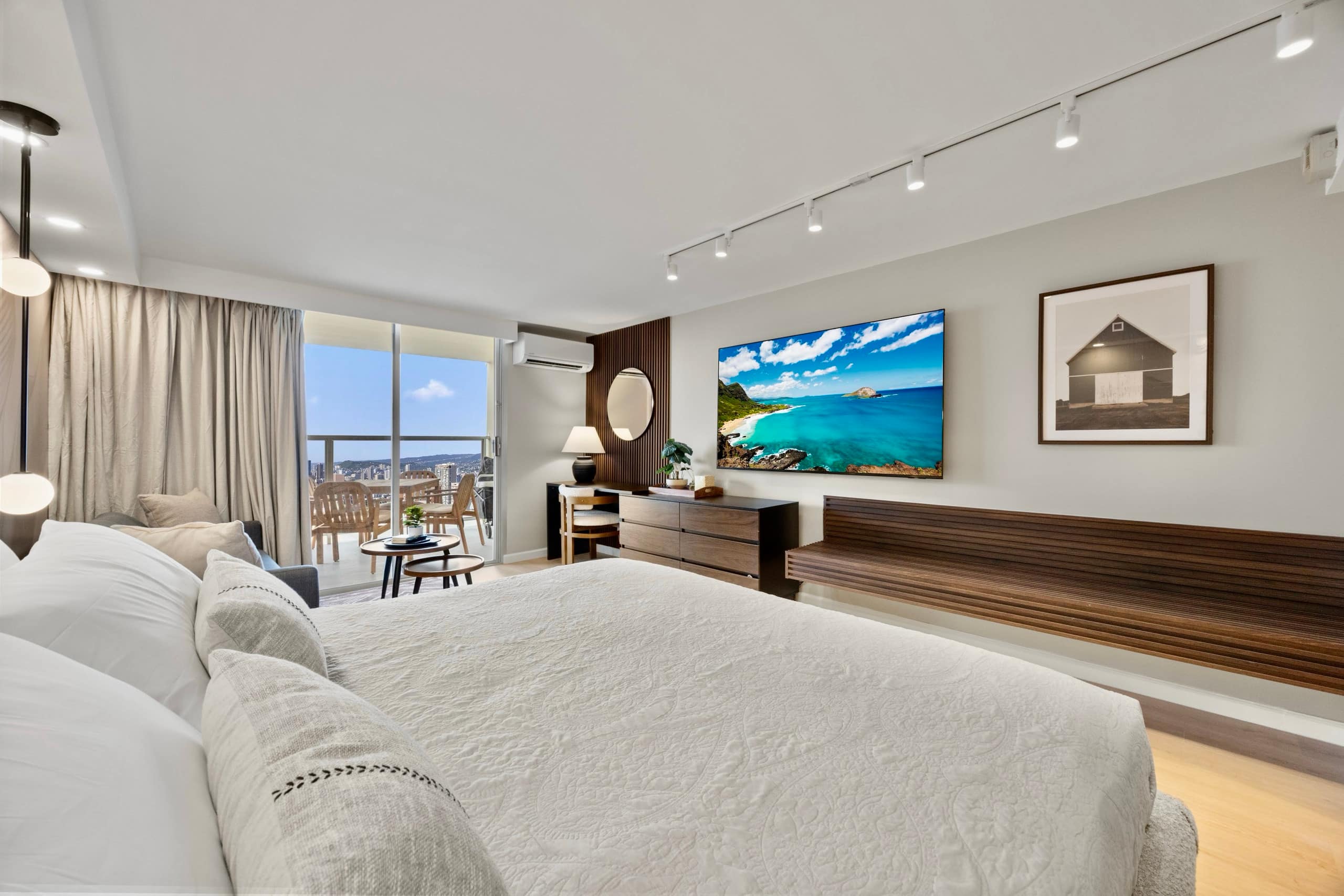 41F-Stunning High-FL Studio w/Ocean & City Views - Image 2