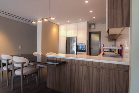 The ChicNest, 2BR Lakeview residence — 5